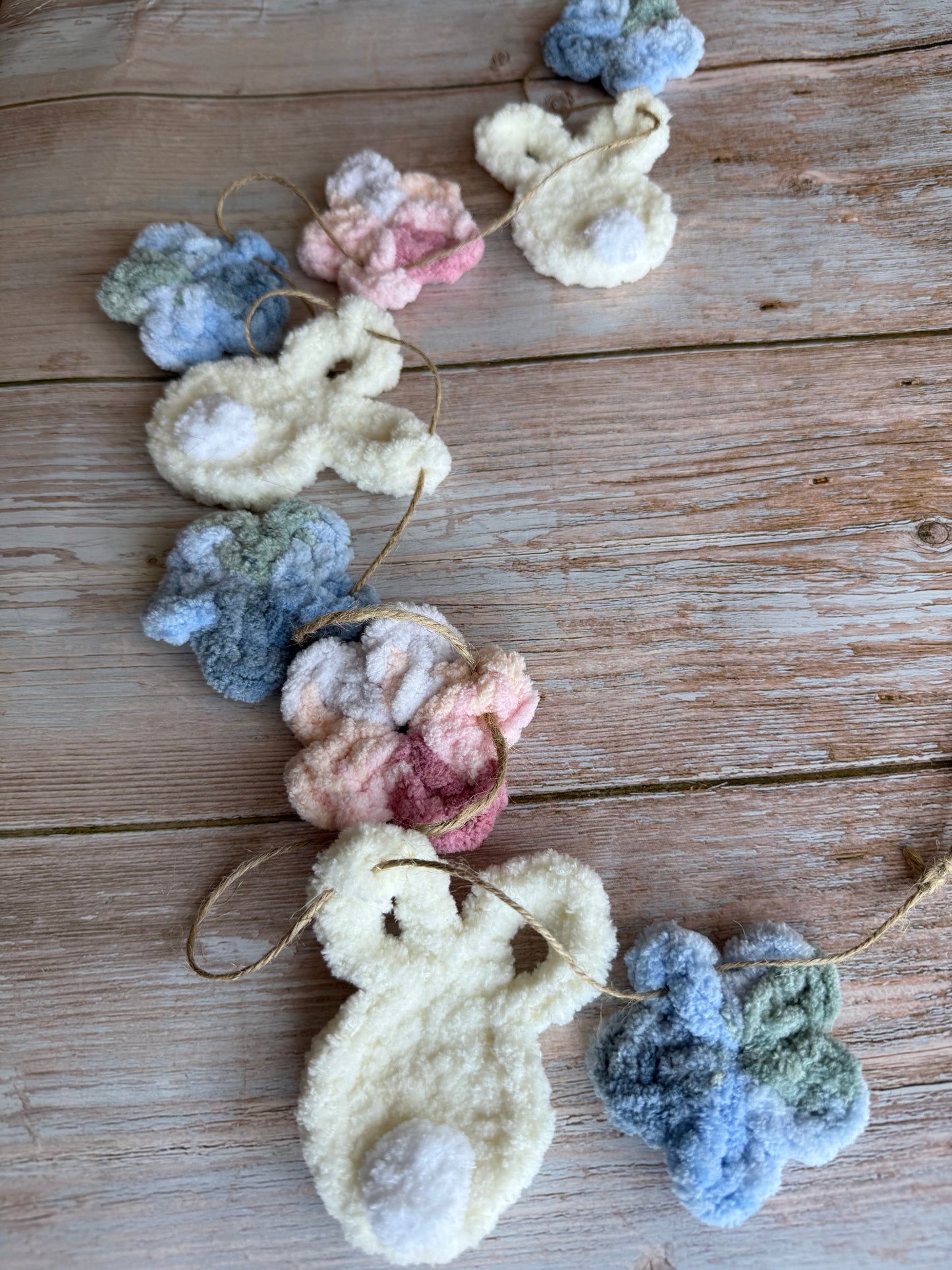 Handmade Spring Bunny & Flower Garland, Crochet Bunny & Blossoms Garland – Spring Decor, Pastel Easter Bunny Garland – Handmade Crochet
