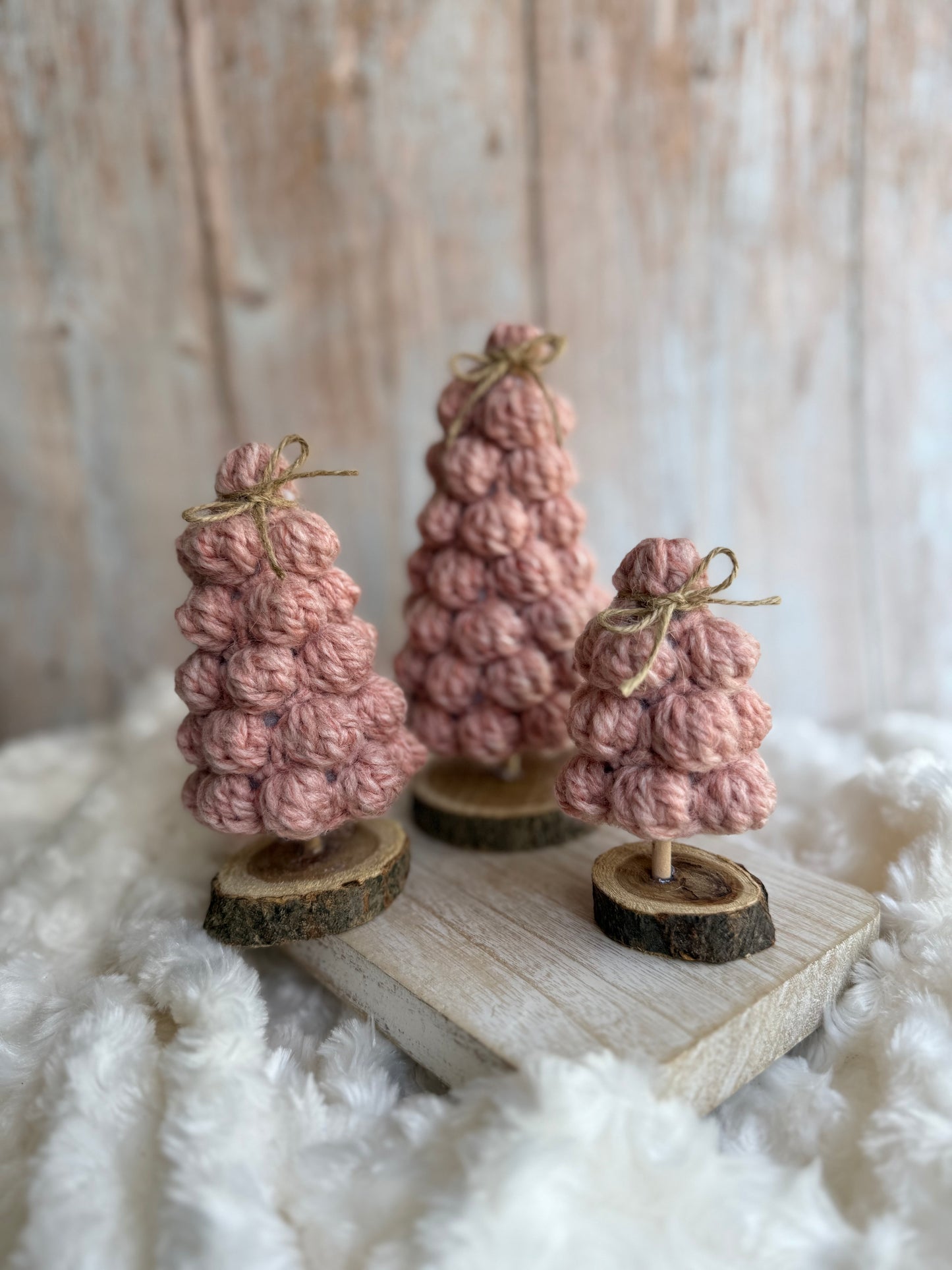 Handmade Crochet Christmas Tree Set β Rustic Holiday Decor (Set of 3),Crocheted Mini Christmas Trees β Farmhouse Holiday Decoration Trio, Rustic Crochet Tree Trio β Handmade Christmas Shelf Decor (Set of 3), Handcrafted Yarn Christmas Trees