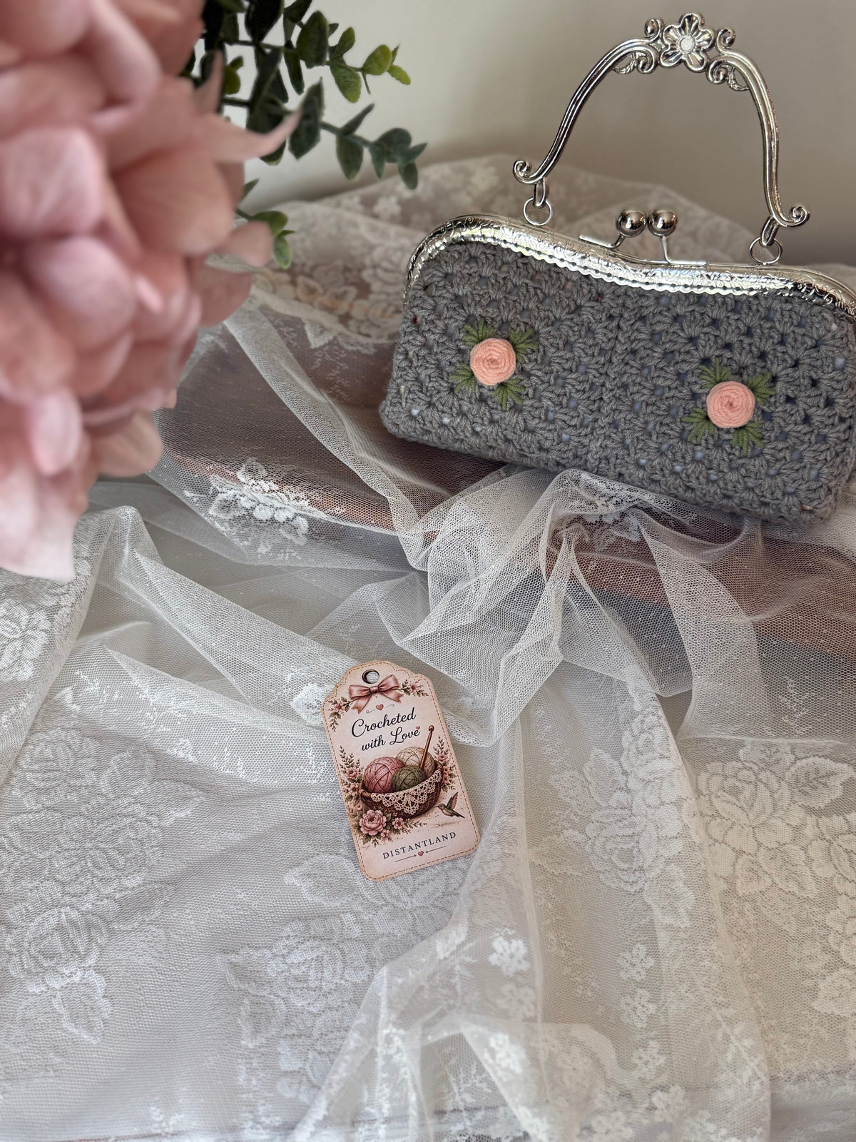 Vintage Crochet Rose Kiss-Lock Clutch Bag – Gray Floral Handmade Purse with Silver Frame