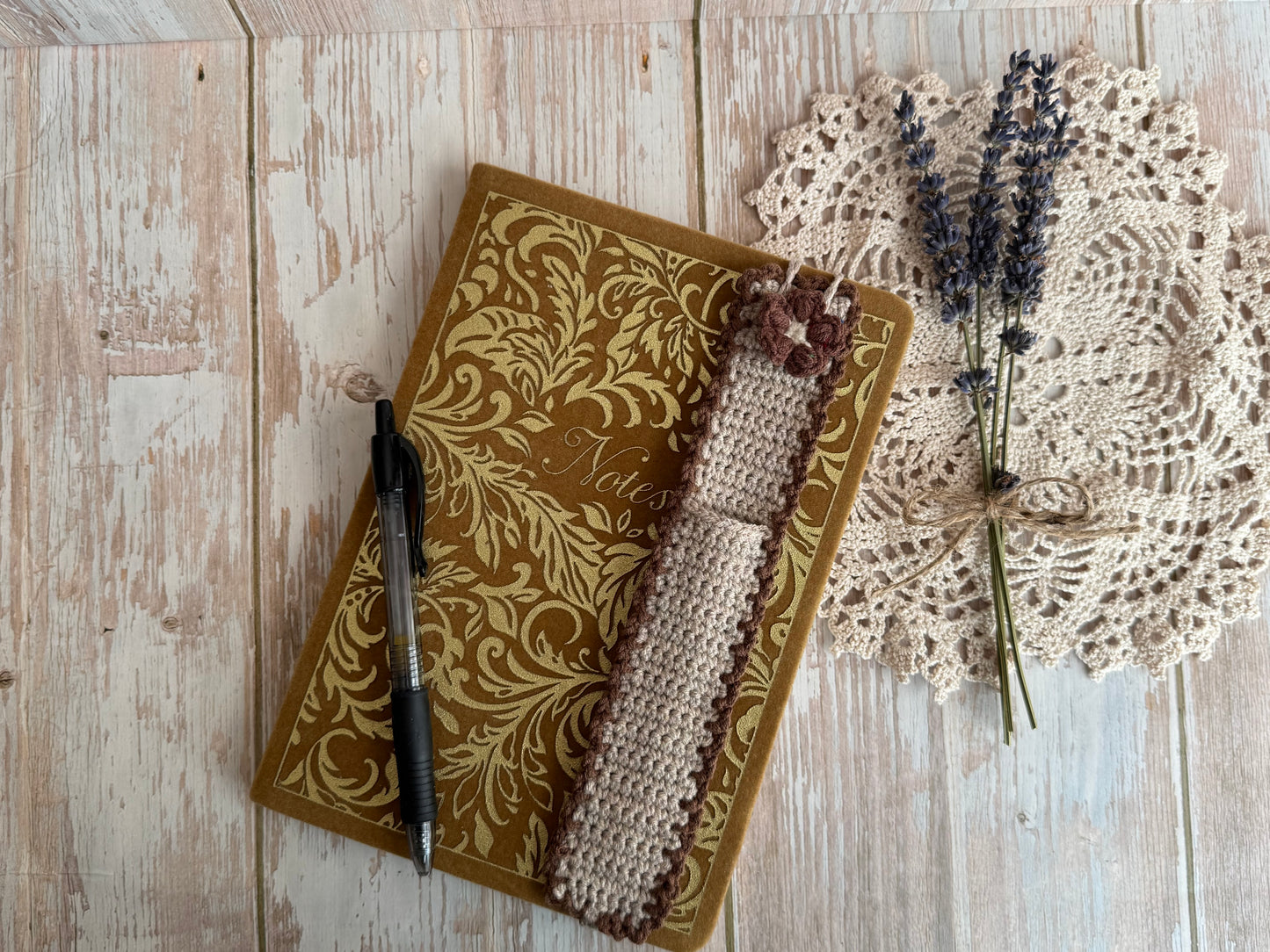 Mother’s Day Notebook, Pen & Crochet Pen Holder Gift, Handmade Writing Gift Set for Her, Thoughtful Gift Set for Teachers – Notebook, Crochet Pen Sleeve & Pen, Tea Time Writing Set – Cozy Notebook Gift, Relax & Write Gift Set with Handmade Touch