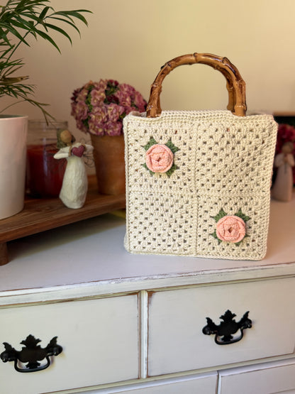 Handmade Crochet Rose Bag with Bamboo Handles – Vintage Floral Purse, Rose Garden Handmade Crochet Handbag, Ivory Bloom Crochet Bag with Bamboo Handles