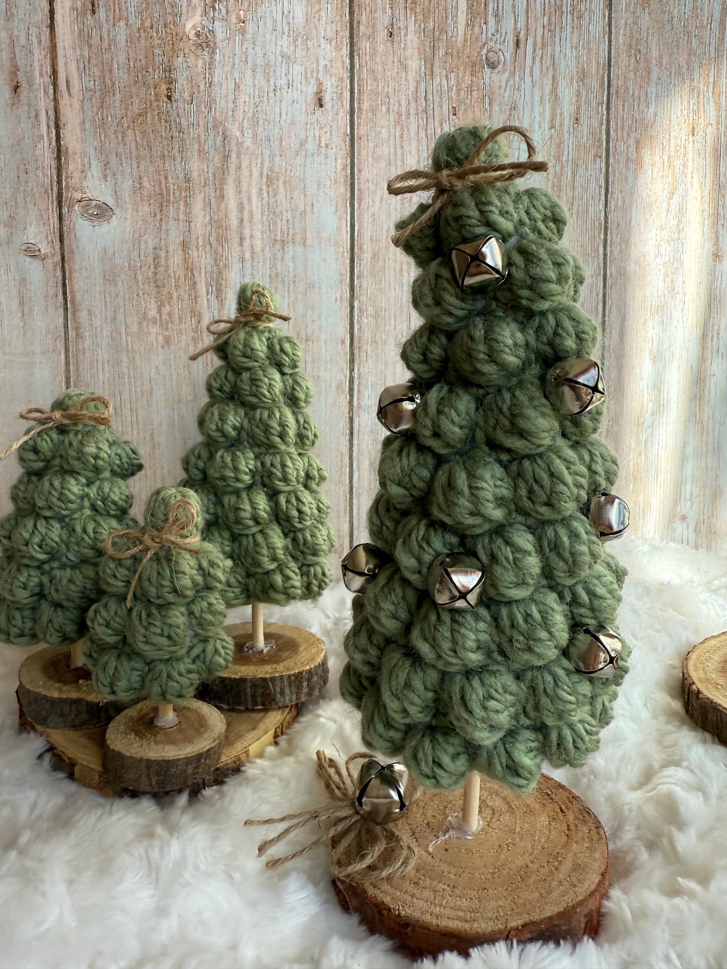 Crocheted Chunky Yarn Christmas Tree with Bells, Rustic Knit Holiday Tree on Wooden Base, Handmade Cozy Gray Christmas Tree Decoration, Chunky Crochet Tree with Jingle Bells – Farmhouse Holiday Decor, Scandinavian Style Wool Christmas Tree Ornament