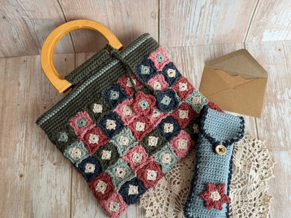 Vintage Granny Square Crochet Handbag Set with Wooden Handle & Eyeglasses Case, Floral Granny Square Crochet Purse with Matching Eyeglass Pouch, Rustic Handmade Crochet Bag Set with Wooden Handle & Buttoned Eyeglasses Case