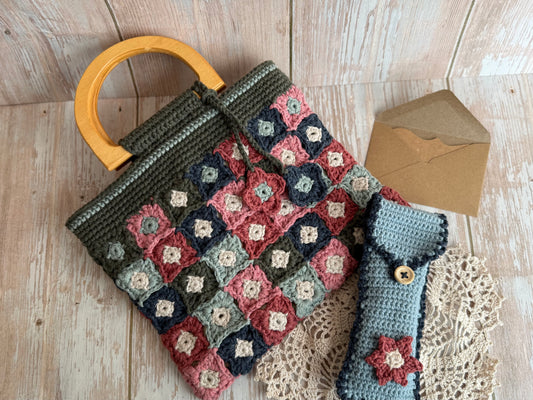 Vintage Granny Square Crochet Handbag Set with Wooden Handle & Eyeglasses Case, Floral Granny Square Crochet Purse with Matching Eyeglass Pouch, Rustic Handmade Crochet Bag Set with Wooden Handle & Buttoned Eyeglasses Case