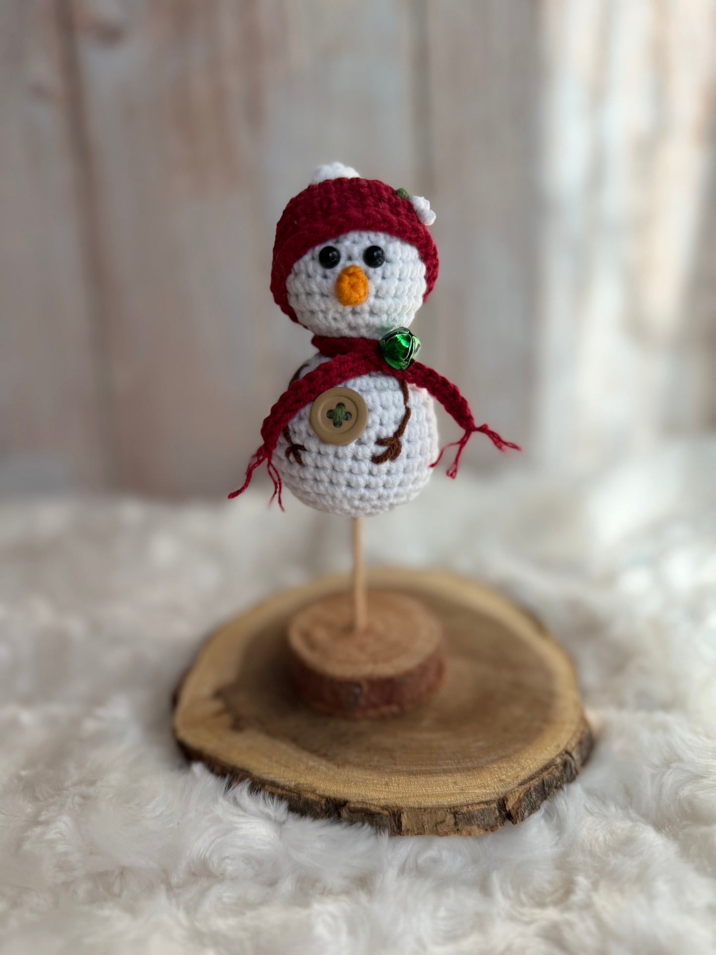 Crochet Snowman on Wood Stand Handmade Winter Decor, Handmade Crochet Snowman with Hat & Scarf Christmas Table Decoration, Amigurumi Snowman Ornament Cozy Winter Home Accent, Crochet Snowman Figurine Rustic Holiday Decor on Wooden Base