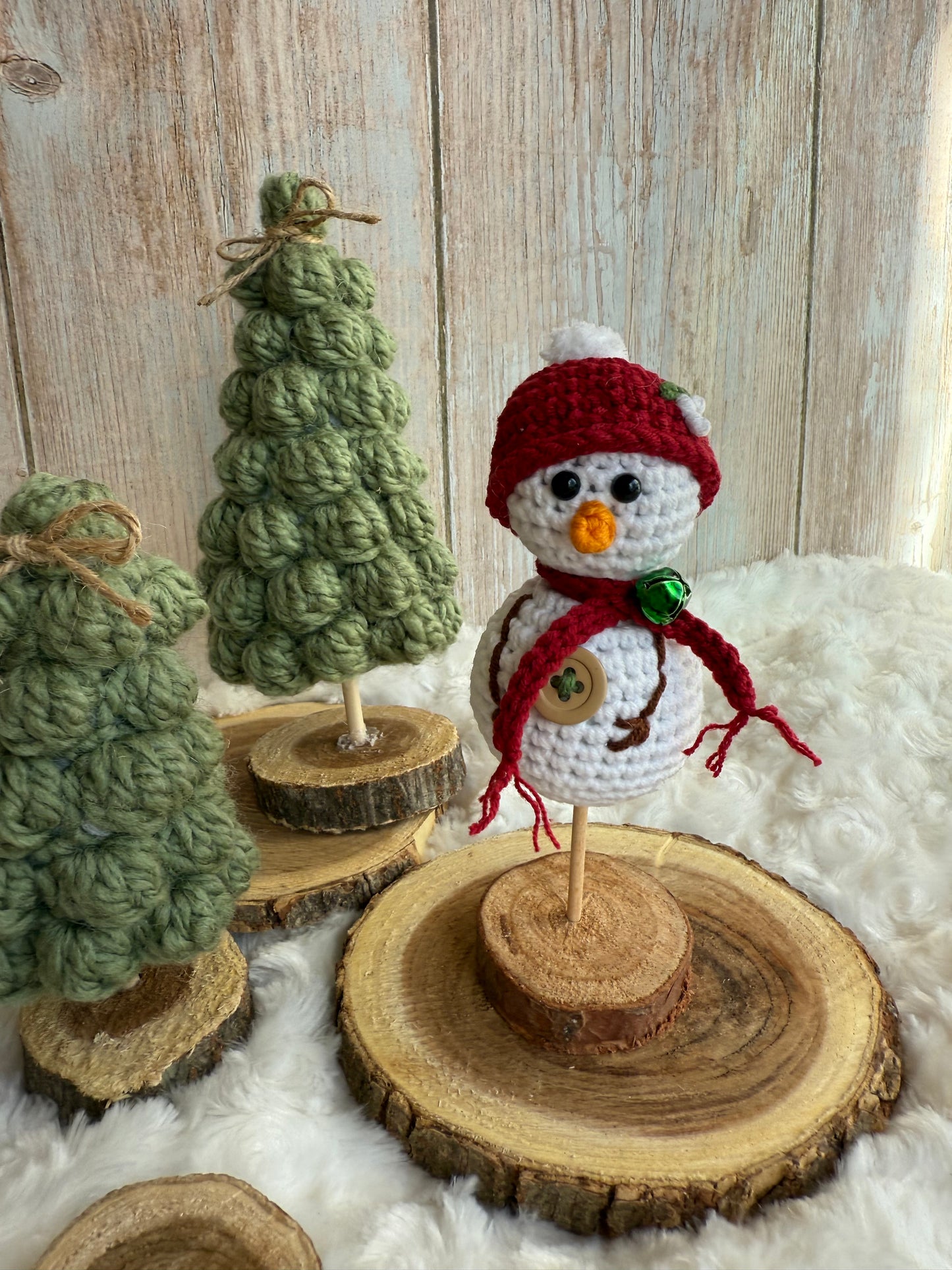 Crochet Snowman on Wood Stand Handmade Winter Decor, Handmade Crochet Snowman with Hat & Scarf Christmas Table Decoration, Amigurumi Snowman Ornament Cozy Winter Home Accent, Crochet Snowman Figurine Rustic Holiday Decor on Wooden Base