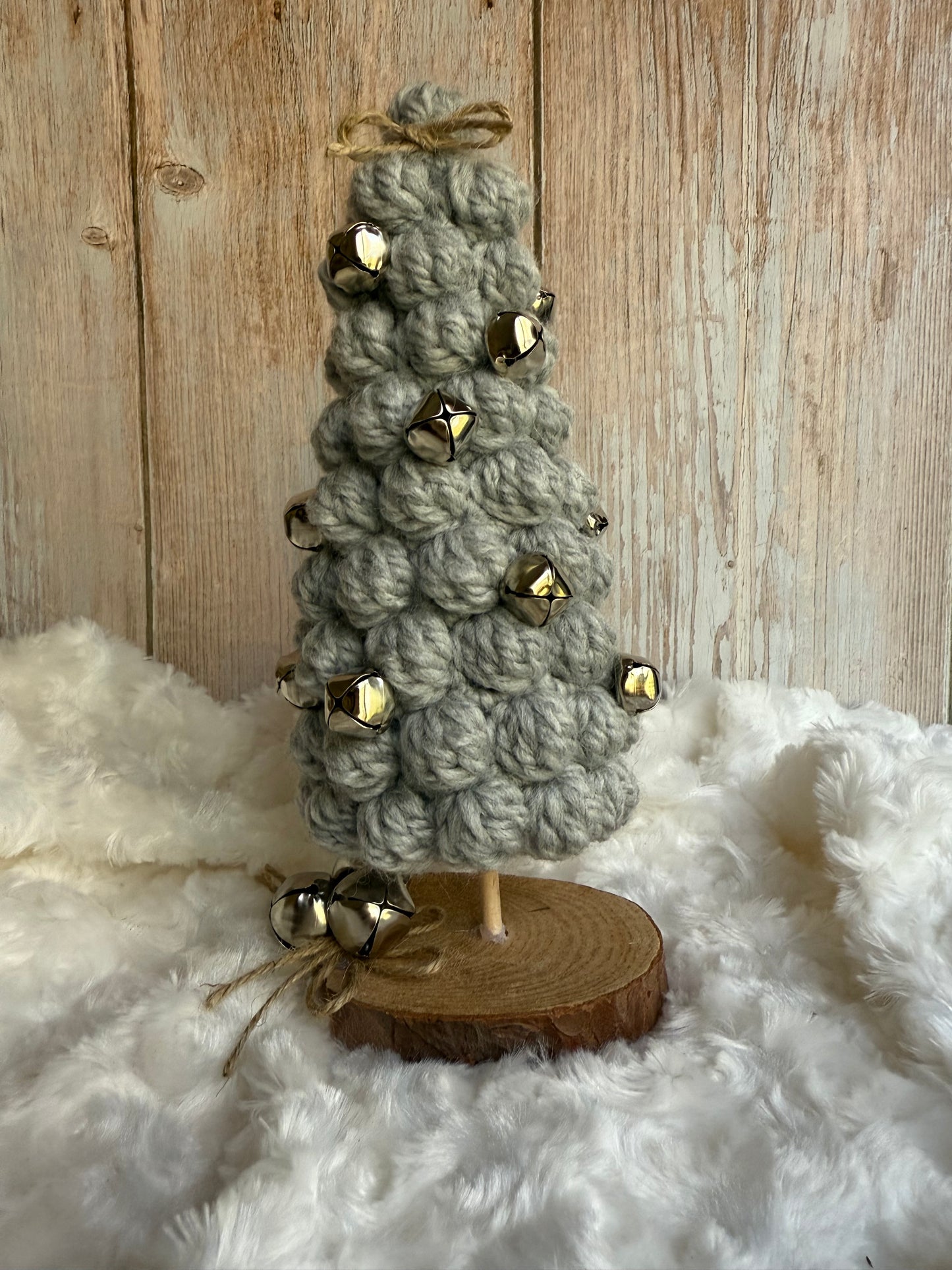 Crocheted Chunky Yarn Christmas Tree with Bells, Rustic Knit Holiday Tree on Wooden Base, Handmade Cozy Gray Christmas Tree Decoration, Chunky Crochet Tree with Jingle Bells – Farmhouse Holiday Decor, Scandinavian Style Wool Christmas Tree Ornament