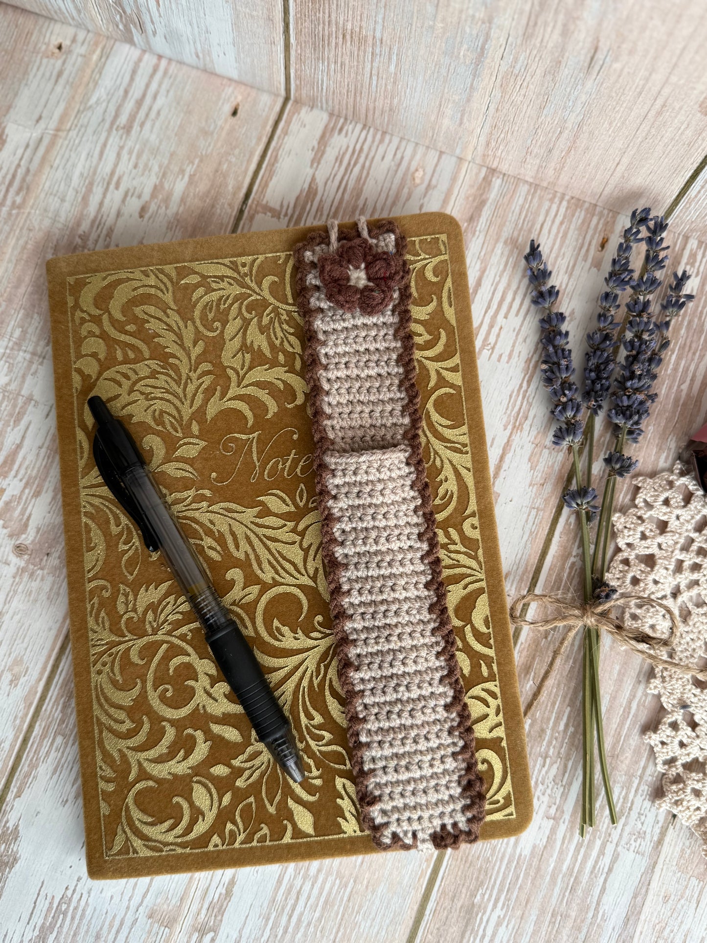 Mother’s Day Notebook, Pen & Crochet Pen Holder Gift, Handmade Writing Gift Set for Her, Thoughtful Gift Set for Teachers – Notebook, Crochet Pen Sleeve & Pen, Tea Time Writing Set – Cozy Notebook Gift, Relax & Write Gift Set with Handmade Touch
