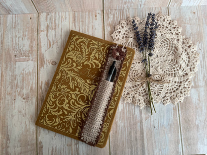 Mother’s Day Notebook, Pen & Crochet Pen Holder Gift, Handmade Writing Gift Set for Her, Thoughtful Gift Set for Teachers – Notebook, Crochet Pen Sleeve & Pen, Tea Time Writing Set – Cozy Notebook Gift, Relax & Write Gift Set with Handmade Touch