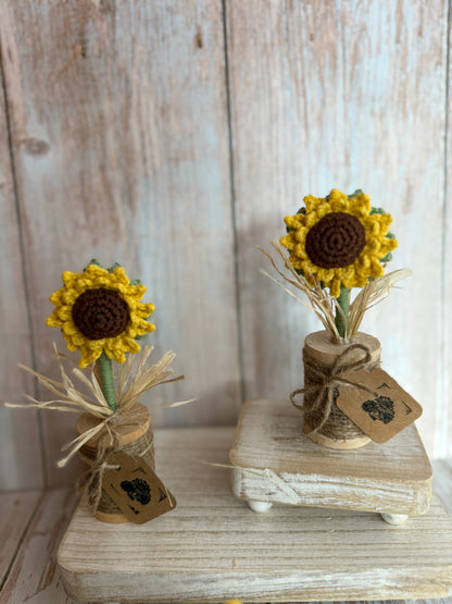 Rustic Crochet Sunflower Arrangement in Wooden Spool Vase, Handcrafted Sunflower Ornament, Crochet Flower in Twine Wrapped Spool, Farmhouse Style Crochet Sunflower with Wooden Spool Base, Boho Rustic Crochet Sunflower Tabletop Decoration