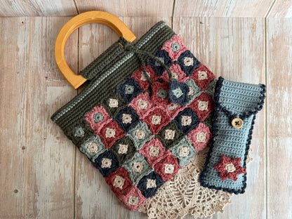 Vintage Granny Square Crochet Handbag Set with Wooden Handle & Eyeglasses Case, Floral Granny Square Crochet Purse with Matching Eyeglass Pouch, Rustic Handmade Crochet Bag Set with Wooden Handle & Buttoned Eyeglasses Case
