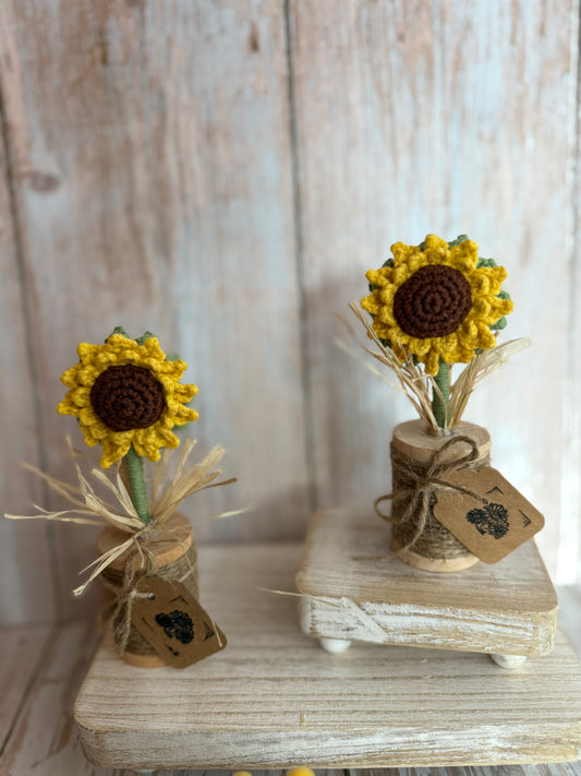 Rustic Crochet Sunflower Arrangement in Wooden Spool Vase, Handcrafted Sunflower Ornament, Crochet Flower in Twine Wrapped Spool, Farmhouse Style Crochet Sunflower with Wooden Spool Base, Boho Rustic Crochet Sunflower Tabletop Decoration