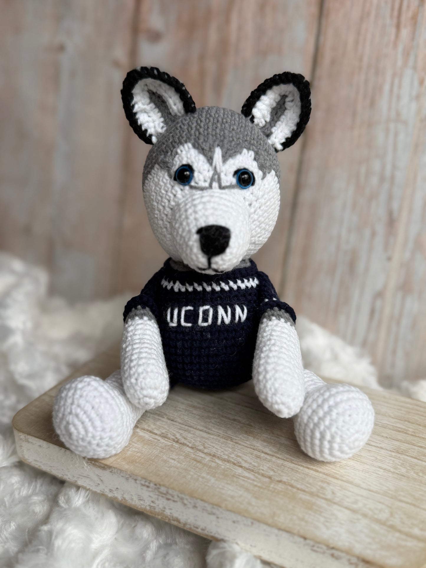Handmade Amigurumi UConn Husky Mascot Plush, Crochet UConn Husky Mascot – Handmade Amigurumi, Custom Crochet Husky Mascot Doll (UConn Inspired), Amigurumi Husky Plush in UConn Colors – Handmade