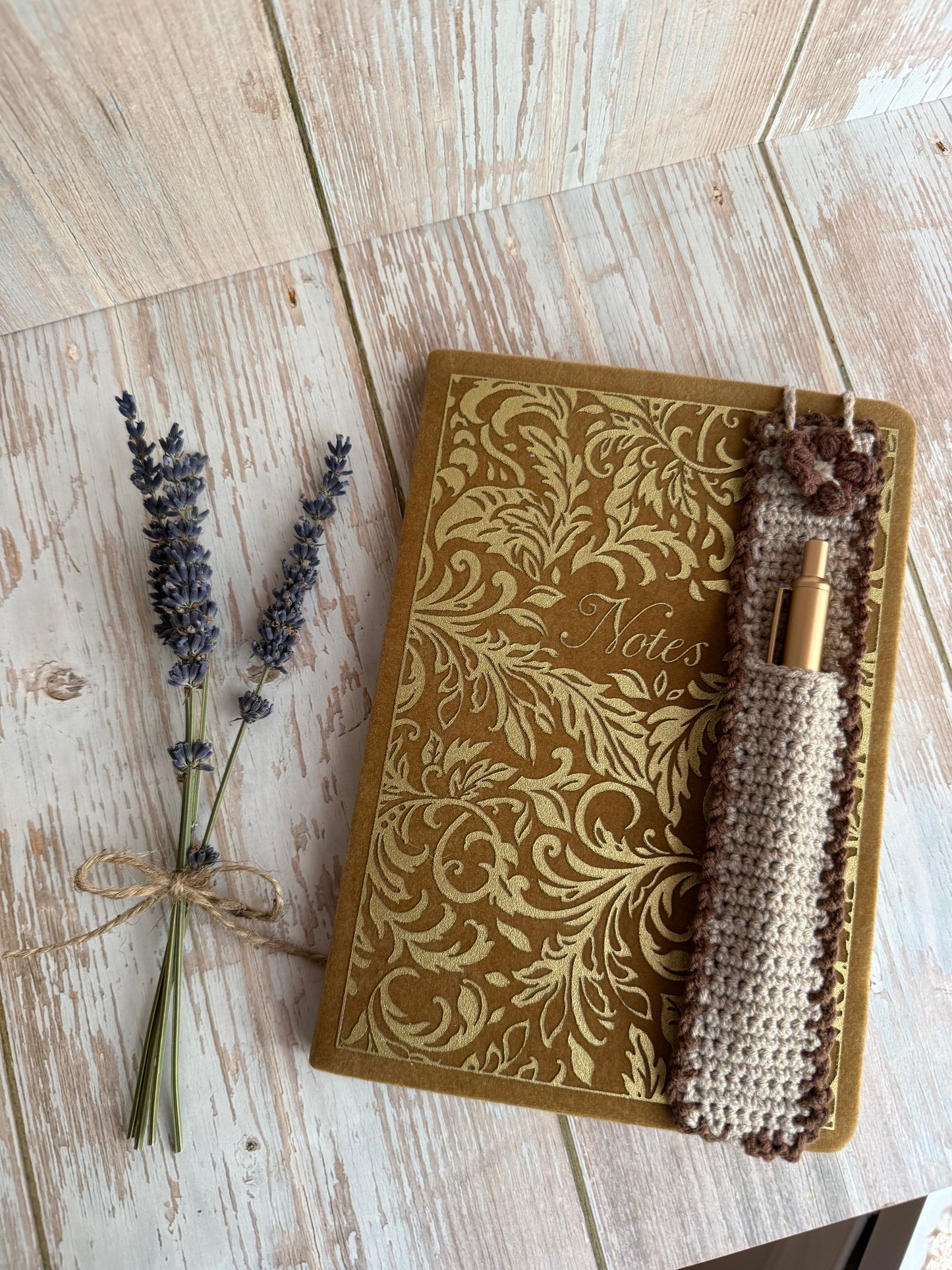 Mother’s Day Notebook, Pen & Crochet Pen Holder Gift, Handmade Writing Gift Set for Her, Thoughtful Gift Set for Teachers – Notebook, Crochet Pen Sleeve & Pen, Tea Time Writing Set – Cozy Notebook Gift, Relax & Write Gift Set with Handmade Touch